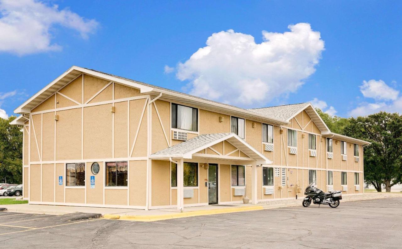 Motel Super 8 By Wyndham Long Prairie Extérieur photo